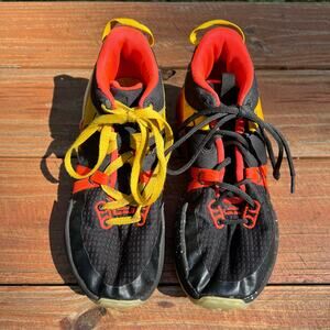 Nike LeBron Witness 7 GS 6Y | Black Crimson Lion Speckle Basketball Shoes DQ8650